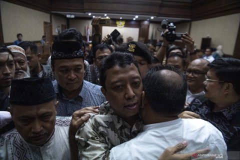 Romahurmuziy divonis dua tahun penjara