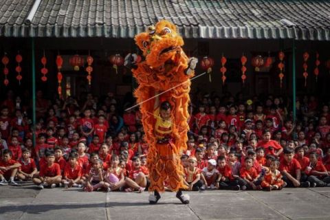 Atraksi barongsai