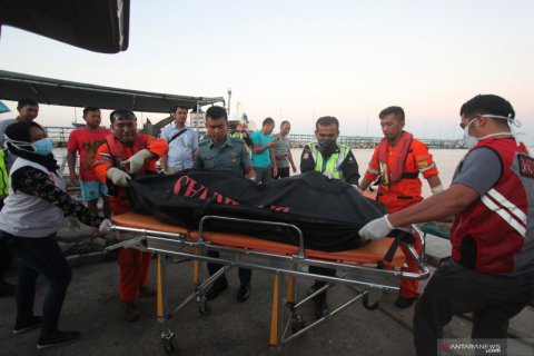 Evakuasi korban kapal karam pembawa pekerja migran