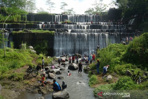Wisata Grojogan Watu Purbo