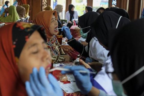Pemeriksaan kesehatan gigi lansia