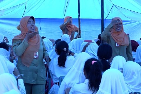 Kemendikbud beri tunjangan ekstra untuk guru terdampak bencana