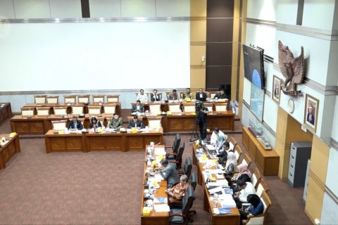 Komisi I cecar Dewas TVRI soal pencopotan Helmi Yahya