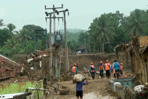 PLN berupaya pulihkan jaringan listrik di Lebak