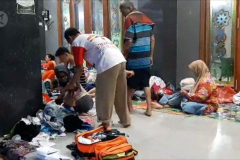 Evakuasi warga Cipinang Melayu masih berlanjut