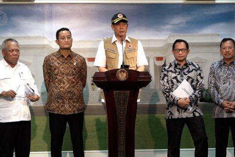 Doni Monardo minta masyarakat tidak tinggal di sepanjang aliran sungai