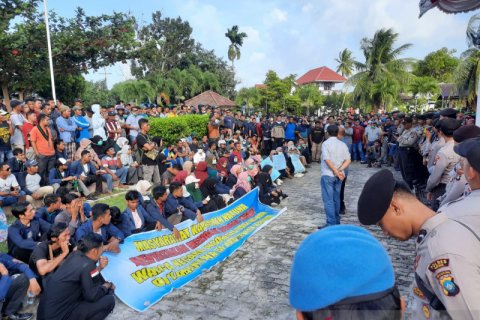 Masyarakat Natuna minta WNI dari Wuhan diisolasi di kapal perang