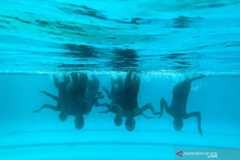 Latihan atlet renang artistik Jabar jelang PON XX Papua