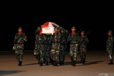 Upacara penerimaan jenazah Pratu Risno