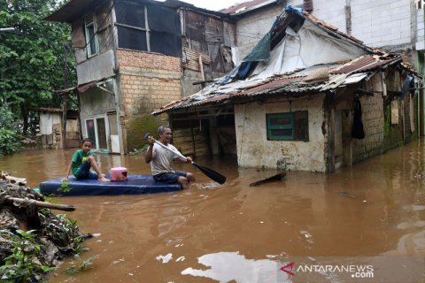 Banjir luapan sungai Ciliwung di Cawang