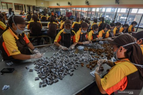 Mengintip proses pembuatan dodol Garut