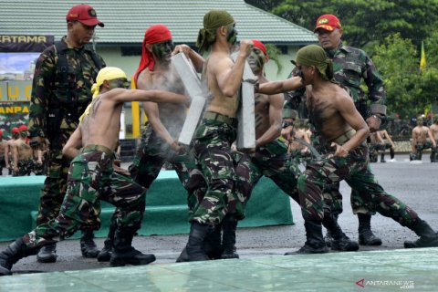 Penutupan pendidikan pertama Bintara TNI AD