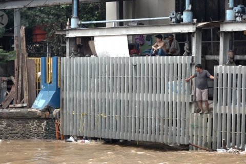 Ketinggian air berangsur surut di Pintu Air Manggarai