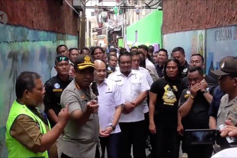 Transformasi kampung kubur menjadi bersinar