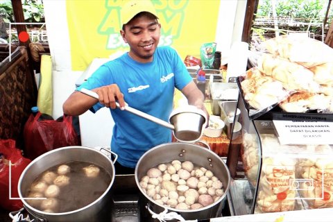 Berburu bakso dan mi unik di Blok M