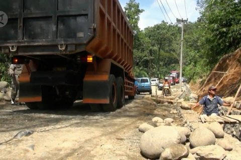 BPBD Sumsel tanam rumput vetiver cegah tanah longsor dan banjir