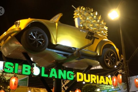 Sensasi tempat makan durian ala cafe pertama di Medan