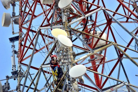 FIBERISASI JARINGAN SELULER DI SULAWESI UTARA