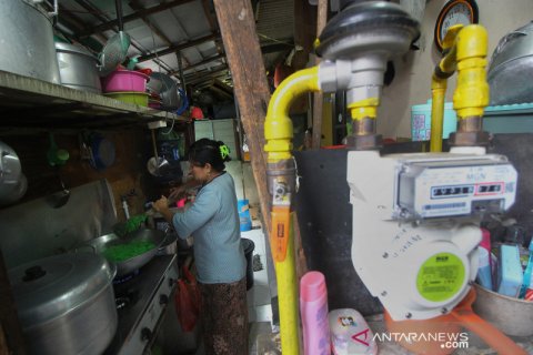 Gunakan gas bumi, penjual kue di Surabaya hemat 50 persen