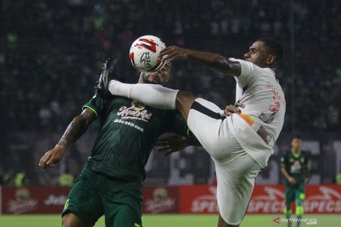 Persipura kalahkan Persebaya 4-3