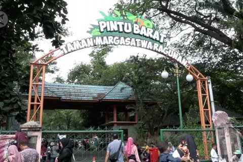 Anies tutup semua tempat hiburan di Jakarta selama dua minggu