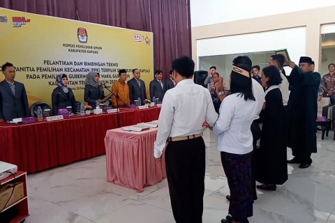 KPU Kapuas lantik 85 PPK terpilih