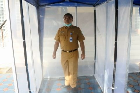 Ada bilik disinfektan untuk cegah COVID-19 di kantor Pemkot Tangerang