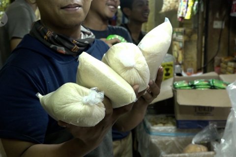 Stok terbatas, harga gula naik hingga Rp17.000 per kg