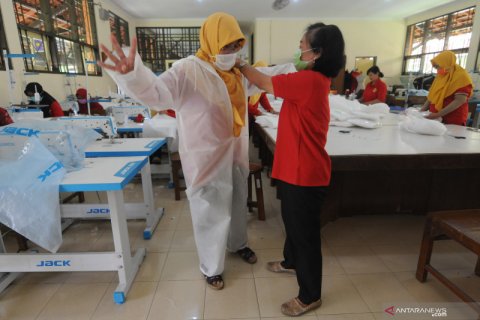 Guru produksi baju APD gratis