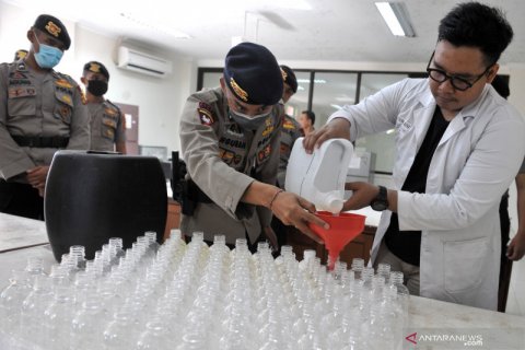 Hand sanitizer dari arak Bali