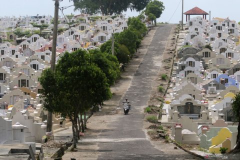 Imbauan sembahyang Ceng Beng di rumah saja