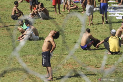 Warga binaan berjemur