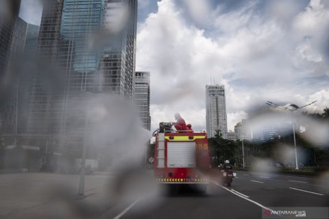Penyemprotan rutin disinfektan di  Jakarta