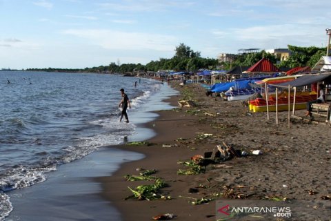 Wisata pantai Tanjung Bayang sepi pengunjung