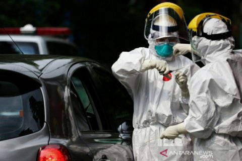 Swab test Corona bagi sopir taksi Tangerang