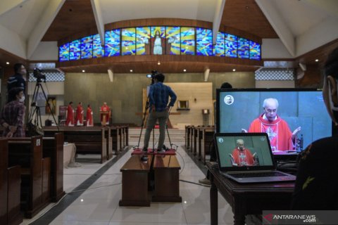 Misa Jumat Agung secara daring