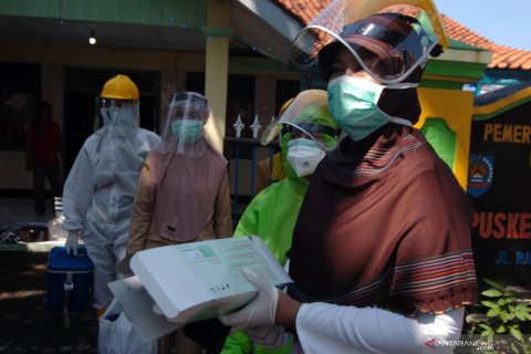 Isolasi komunal pekerja pabrik kecap di Tegal