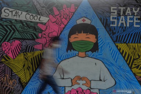 Berjuang lawan virus Corona melalui mural
