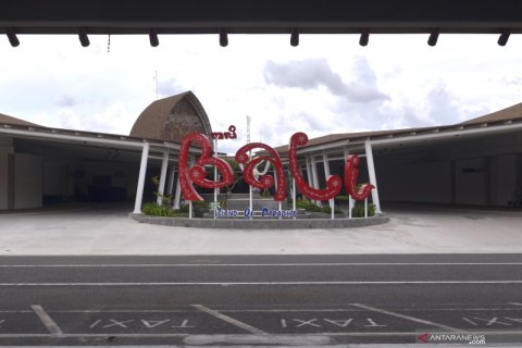 Suasana lengang Bandara Ngurah Rai Bali