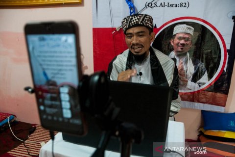 Pendakwah berikan ceramah ramadhan daring