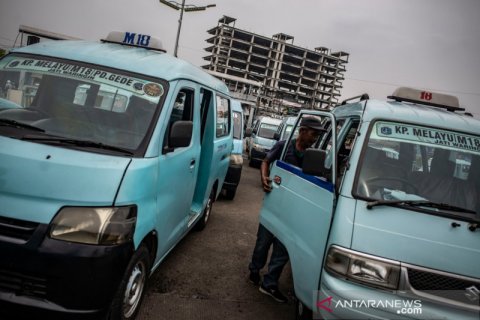 Pembatasan jam operasional angkot di Jakarta