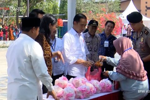 Presiden perintahkan percepatan relaksasi UMKM