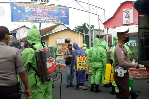 Dua warga positif COVID-19, satu kampung di Jember diisolasi