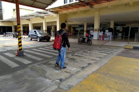 Suasana bandara SIM ketika penerbangan komersial dihentikan