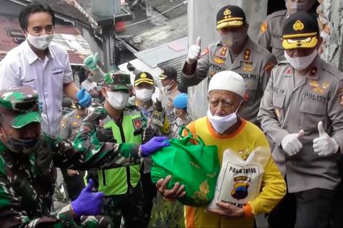 Menyaksikan operasi TNI Polri di kala pandemi