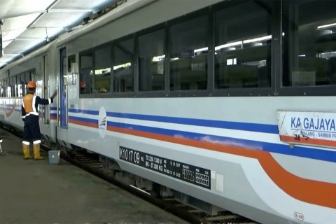 KAI Daop 8 operasikan 27 kereta dan batalkan 45 perjalanan