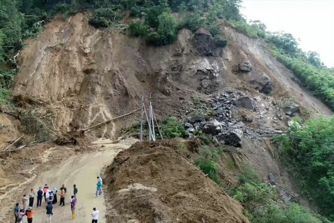 Pembersihan longsor Malalak paling cepat dua minggu