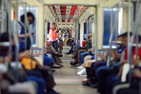 Antisipasi penumpukan penumpang, KCI tambah jadwal KRL