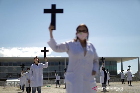 Hari Buruh untuk menghormati pekerja medis di Brazil