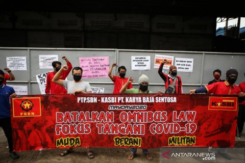 Aksi unjuk rasa memperingati hari buruh internasional